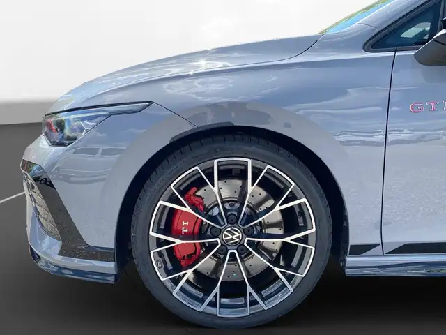 Volkswagen Golf view 5