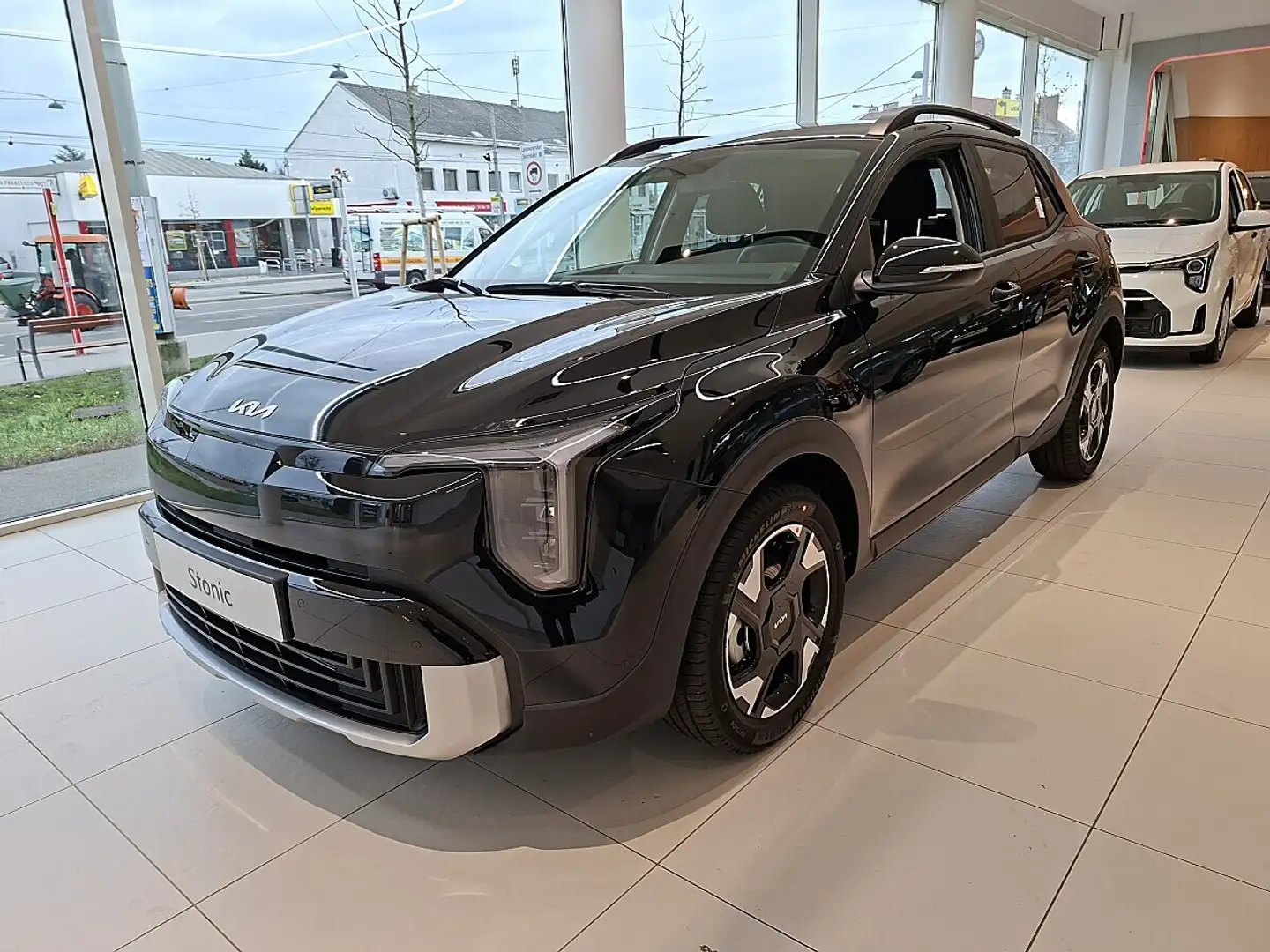 Kia Stonic 1,0 TGDI GPF ISG Silber/MT6/100/MY26 AUTO STAHL... Schwarz - 2