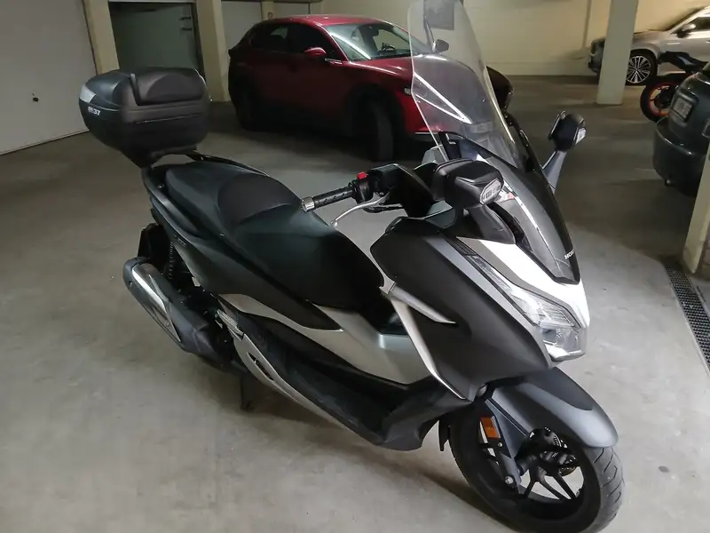 Honda Forza 300 - foto 4