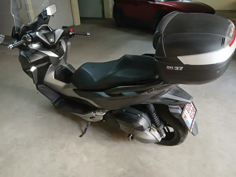 Honda Forza 300 - foto 6