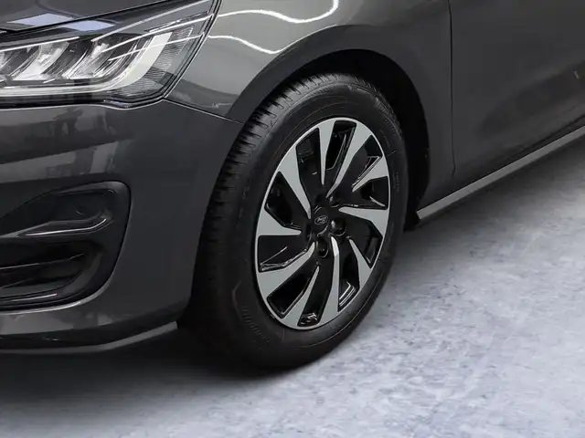 Ford Focus view 6