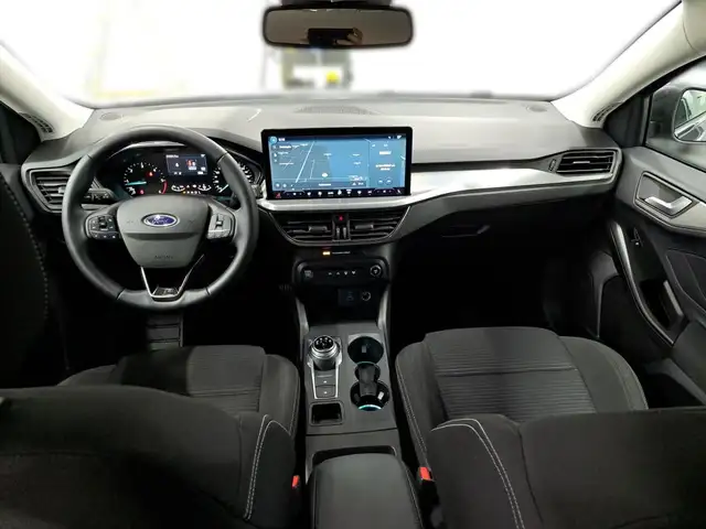 Ford Focus view 11