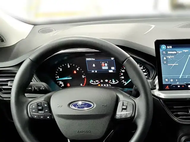 Ford Focus view 13