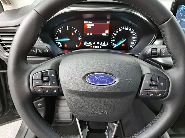 Ford Focus view 14