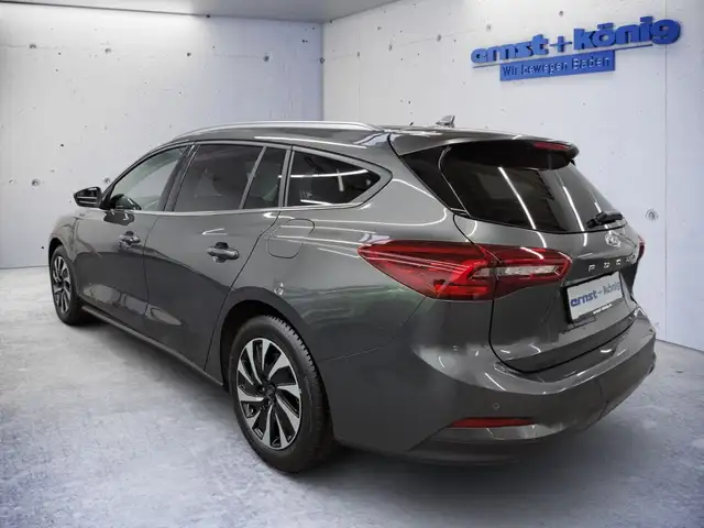 Ford Focus view 4