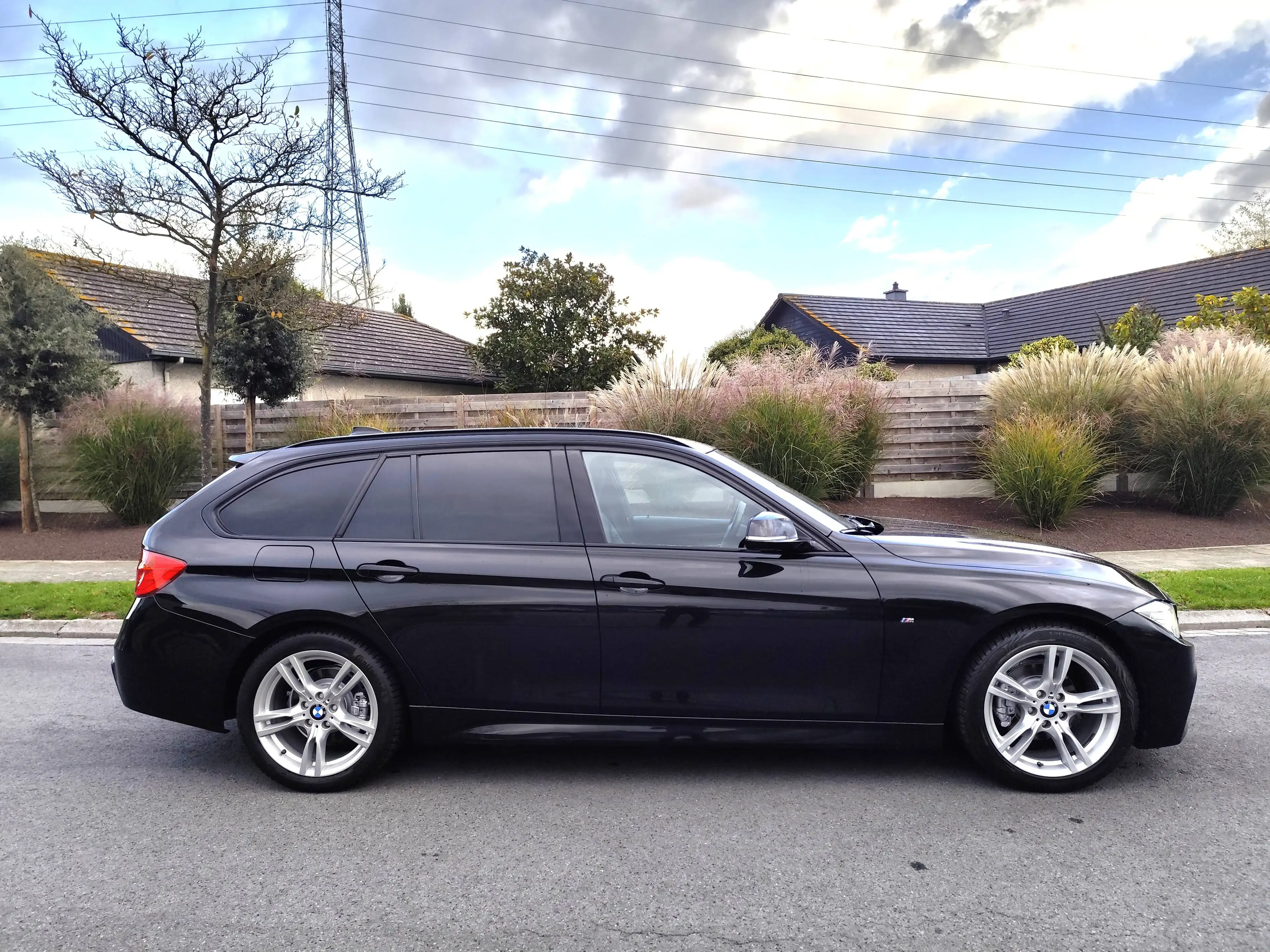BMW 318 dA M-PACK,CARPLAY,CAMERA,XENON/LED,M-STUUR,AUTOMAAT,LEDER,EL. KOFFER,CRUISE,BLUETH,ALU 18",ZETELVERWARMING,AIRCO — photo 2
