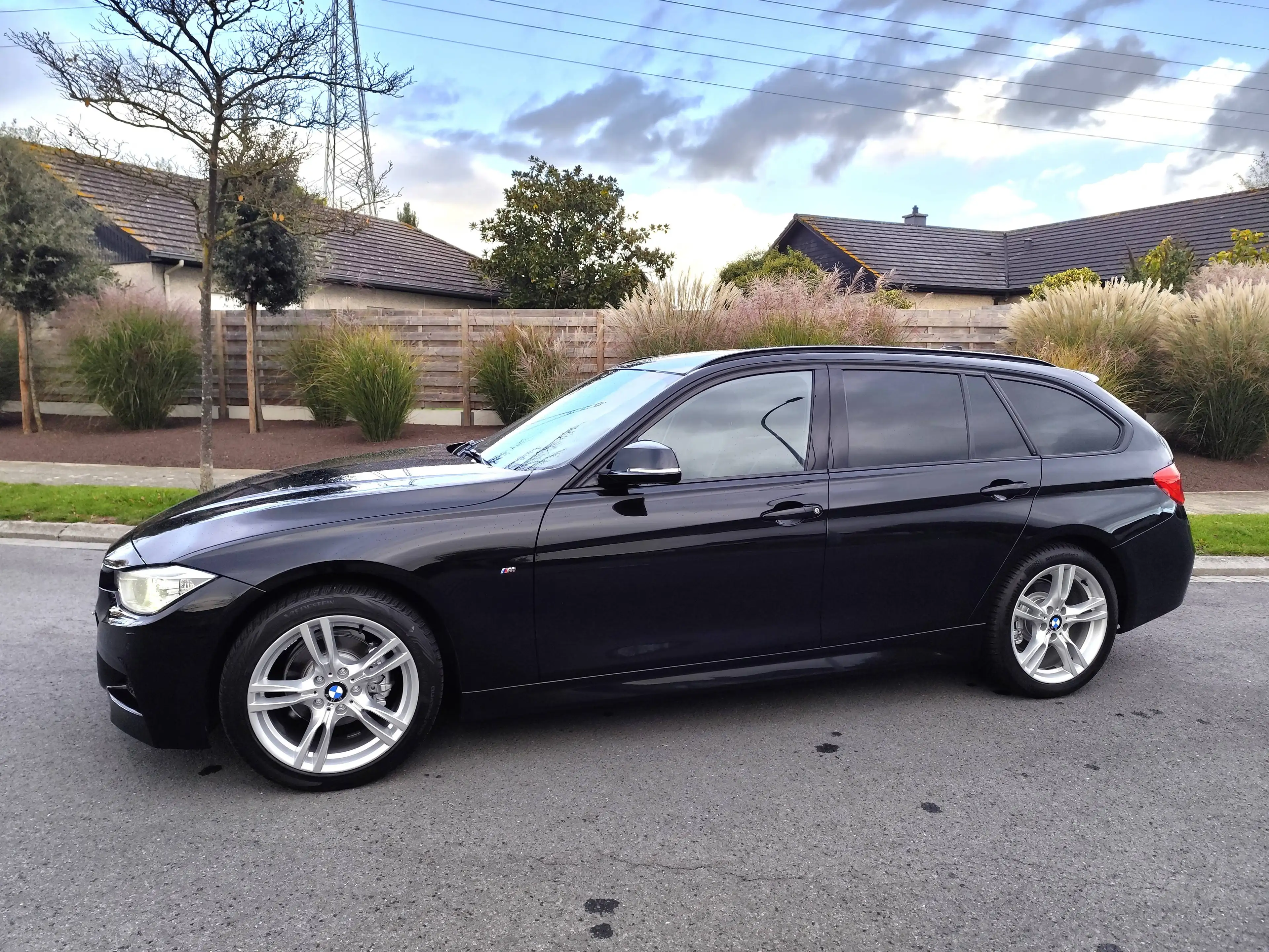 BMW 318 dA M-PACK,CARPLAY,CAMERA,XENON/LED,M-STUUR,AUTOMAAT,LEDER,EL. KOFFER,CRUISE,BLUETH,ALU 18",ZETELVERWARMING,AIRCO — photo 4