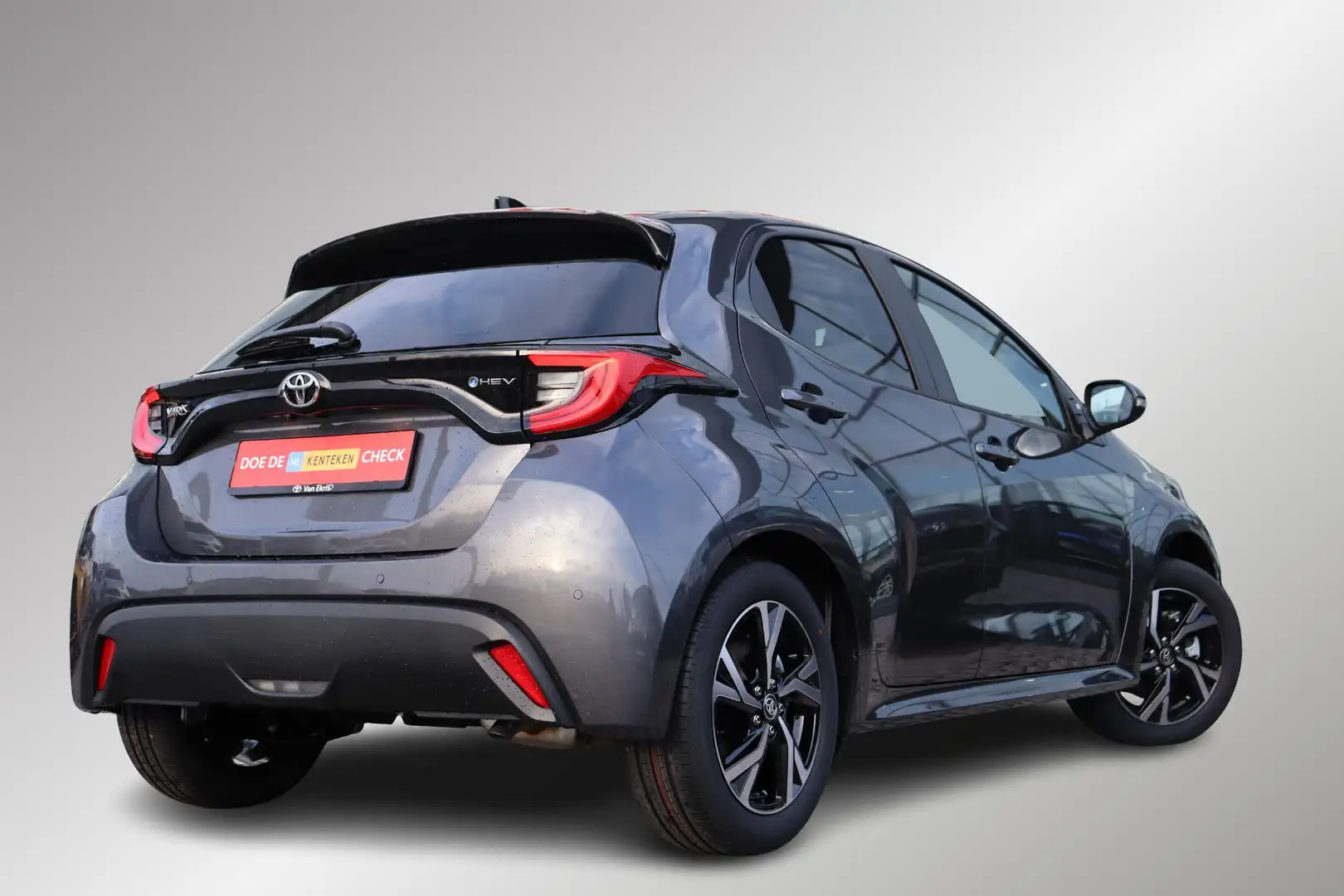 Toyota Yaris 1.5 Hybrid 115 Dynamic Comfort Pack ,Parkeersensor Grijs - 2