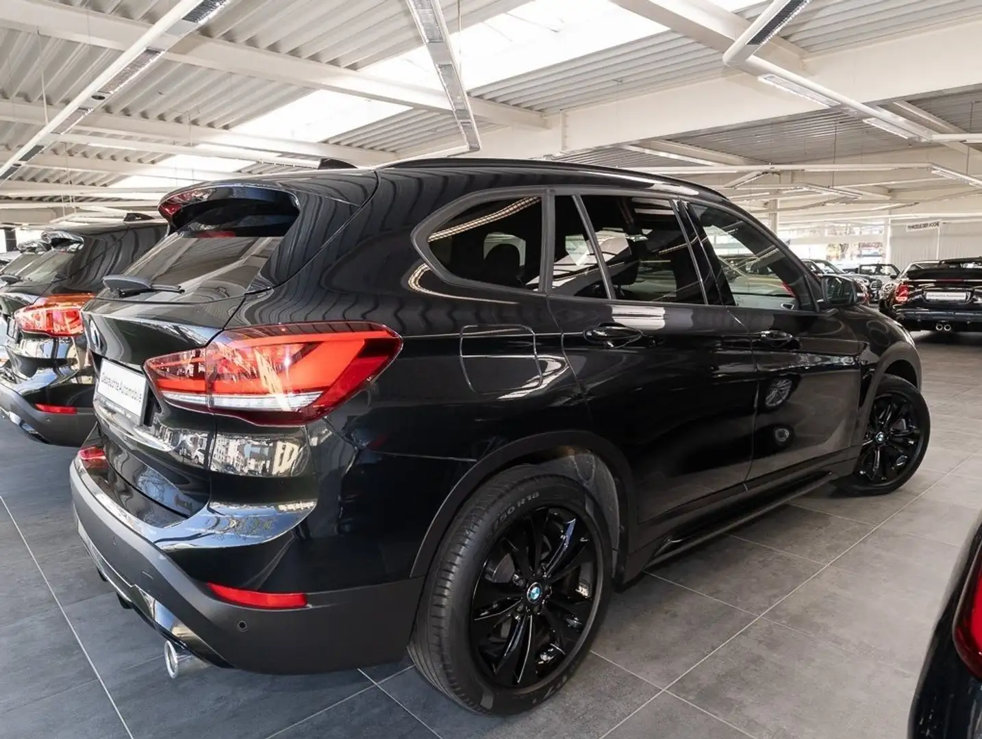 BMW X1 xDrive25d (2018 - 2022) Sport Line HiFi DAB Noir - 2