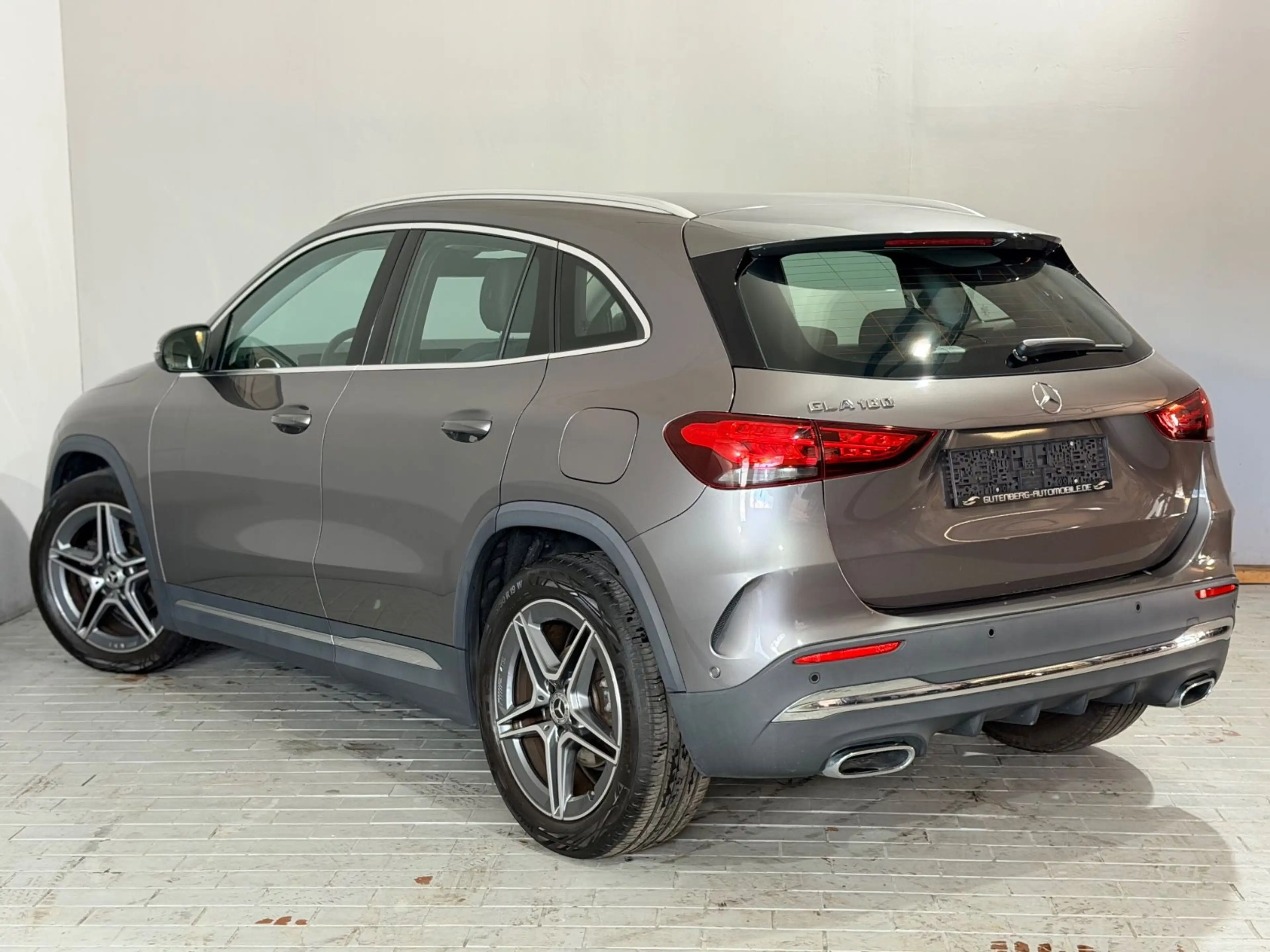 Mercedes-Benz GLA 180 AMG LINE 1.Hand  360Kamera Apple/Android — photo 11