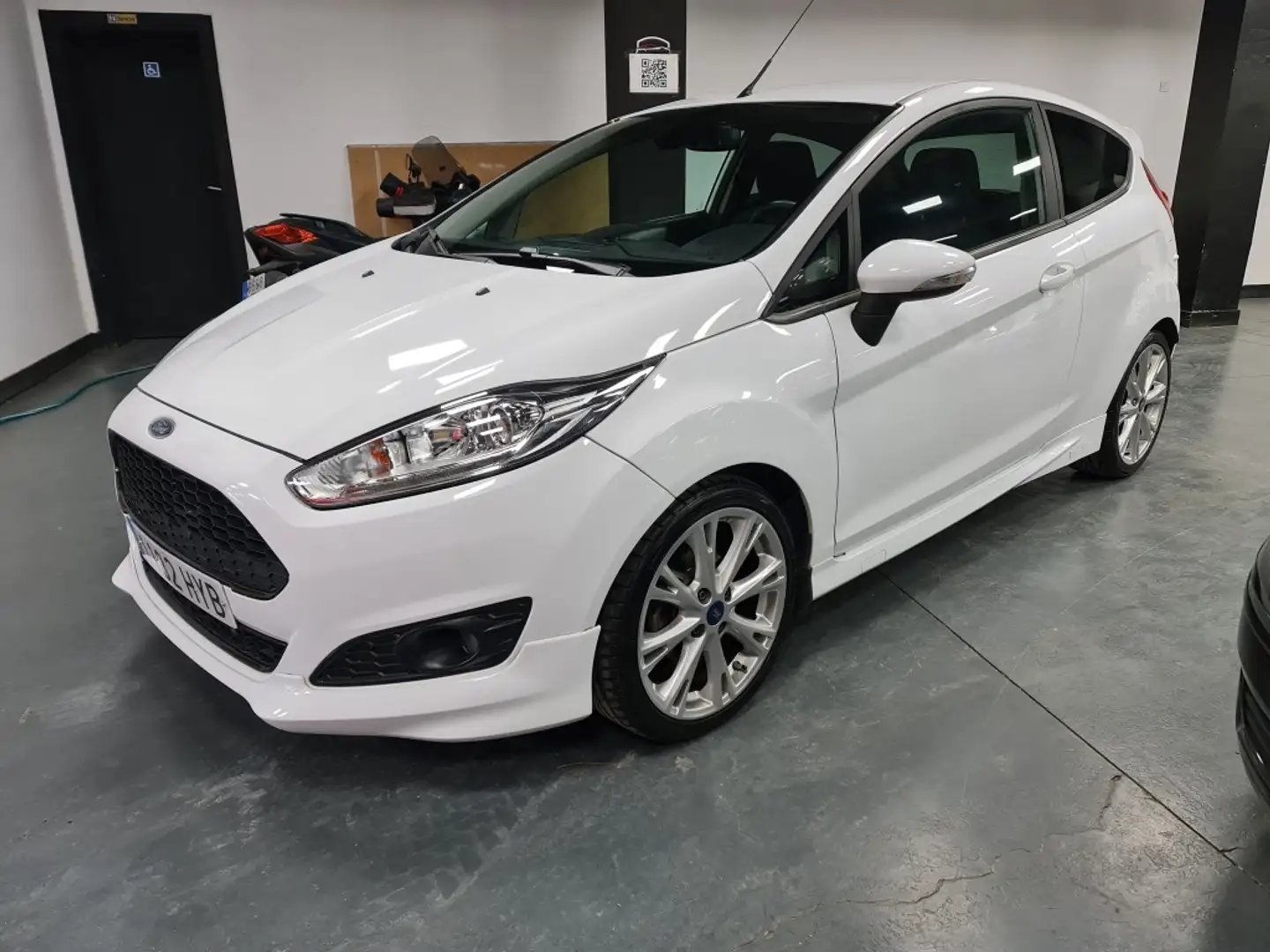 Ford Fiesta 1.6 TDCi Sport Blanc - 1