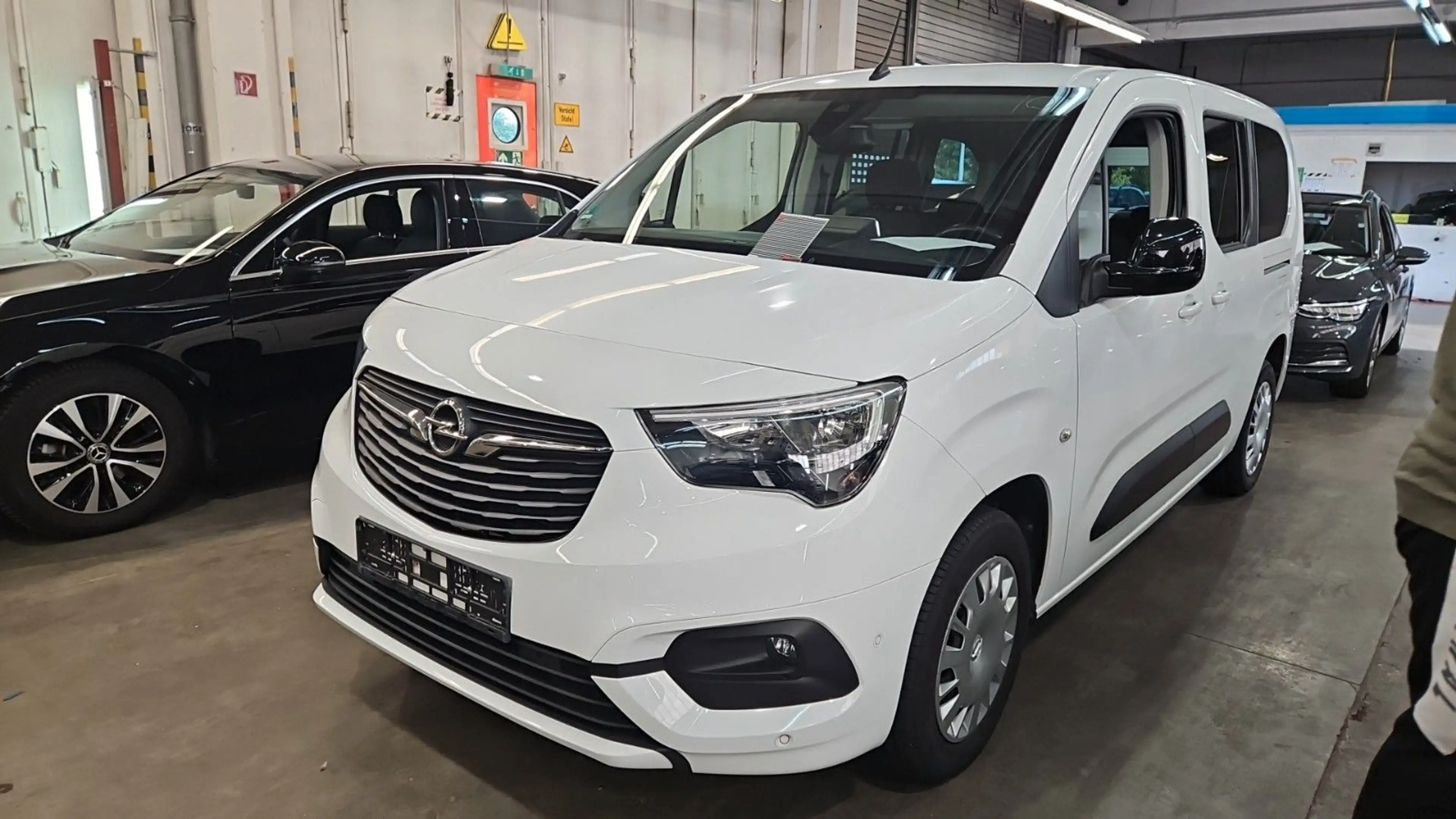 Opel Combo Life XL 1.5D ELEGANCE NAVI/LED/KAMERA/TEMP — photo 6