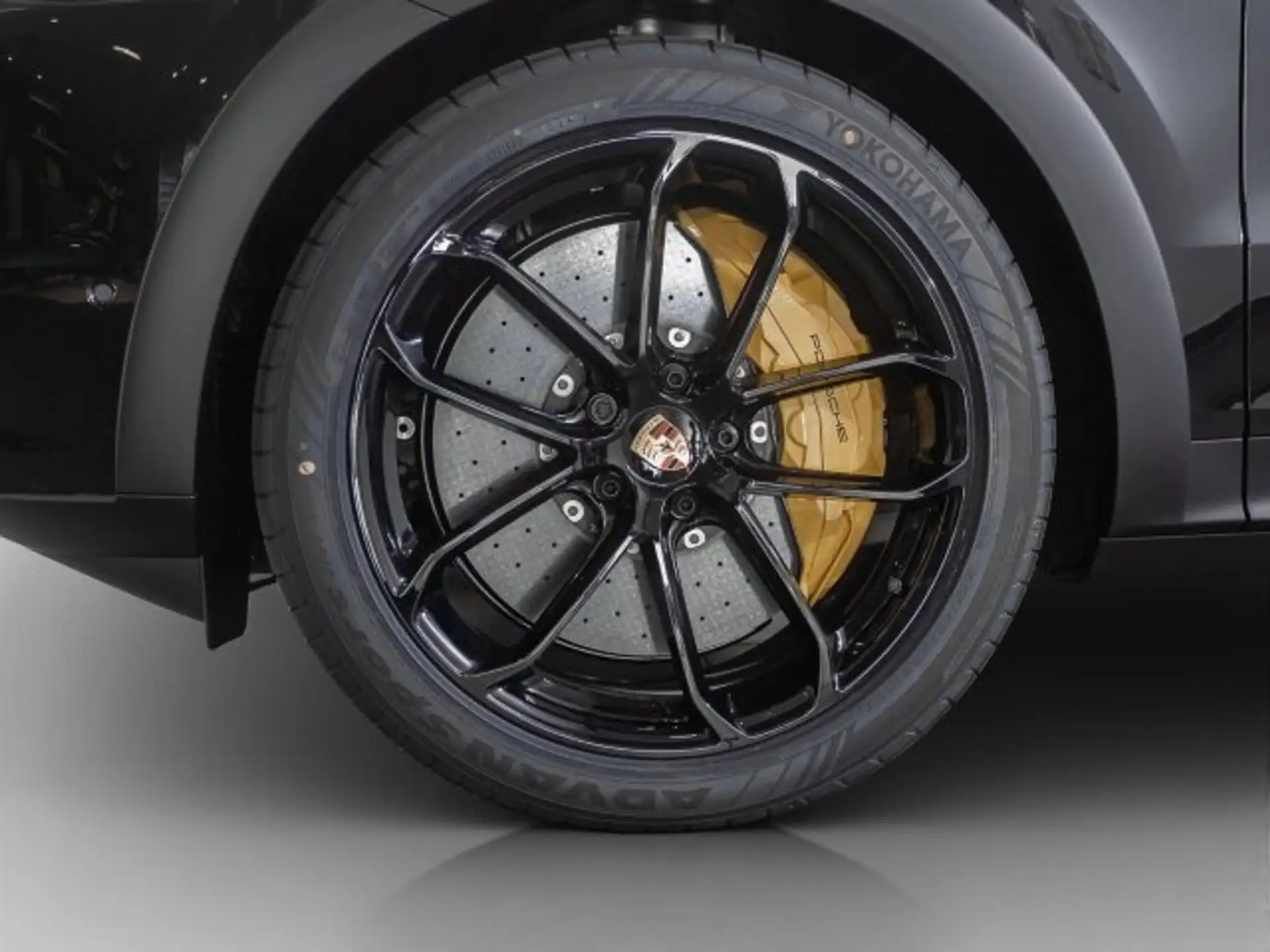 포르쉐 카이엔 E-Hybrid 2026 검정 사진 8