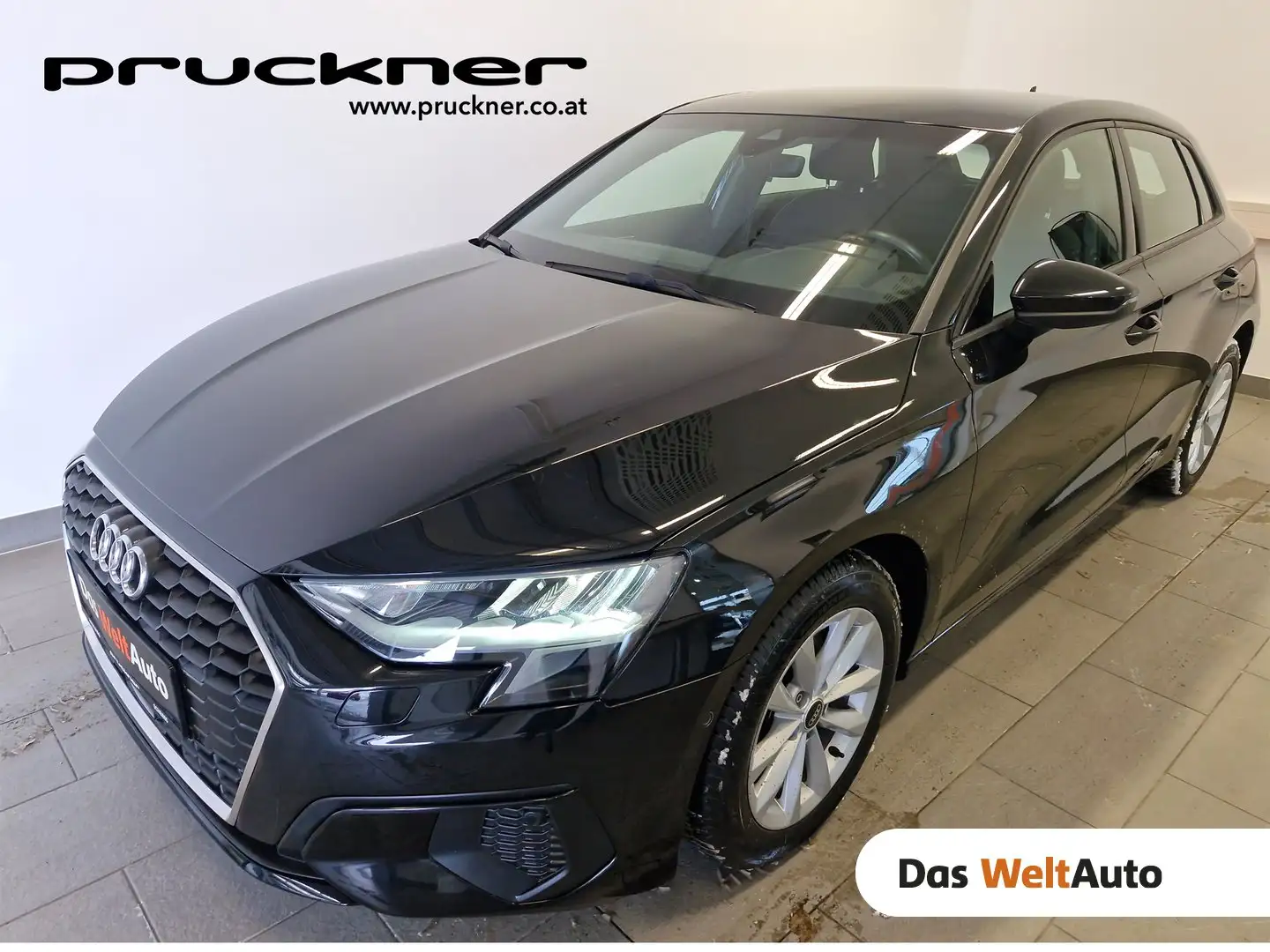 Audi A3 30 TFSI Schwarz - 1