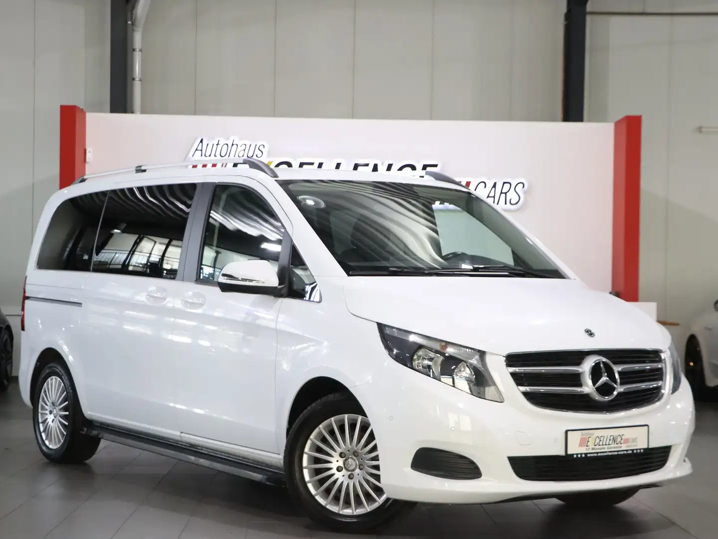 Mercedes-Benz V 220 d BE RISE KOMPAKT WHITE / NAVI+TOUCHPAD Blanc - 1
