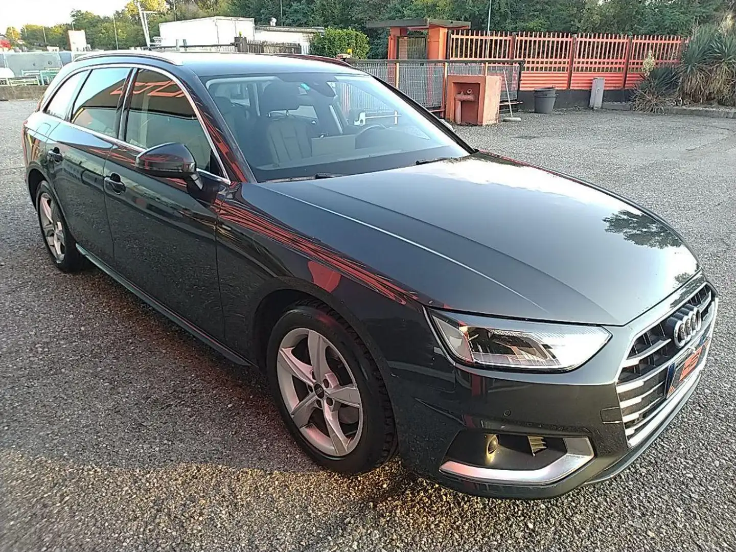 Audi A4 35 TDI/163CV S tr. Business Adv Gris - 2