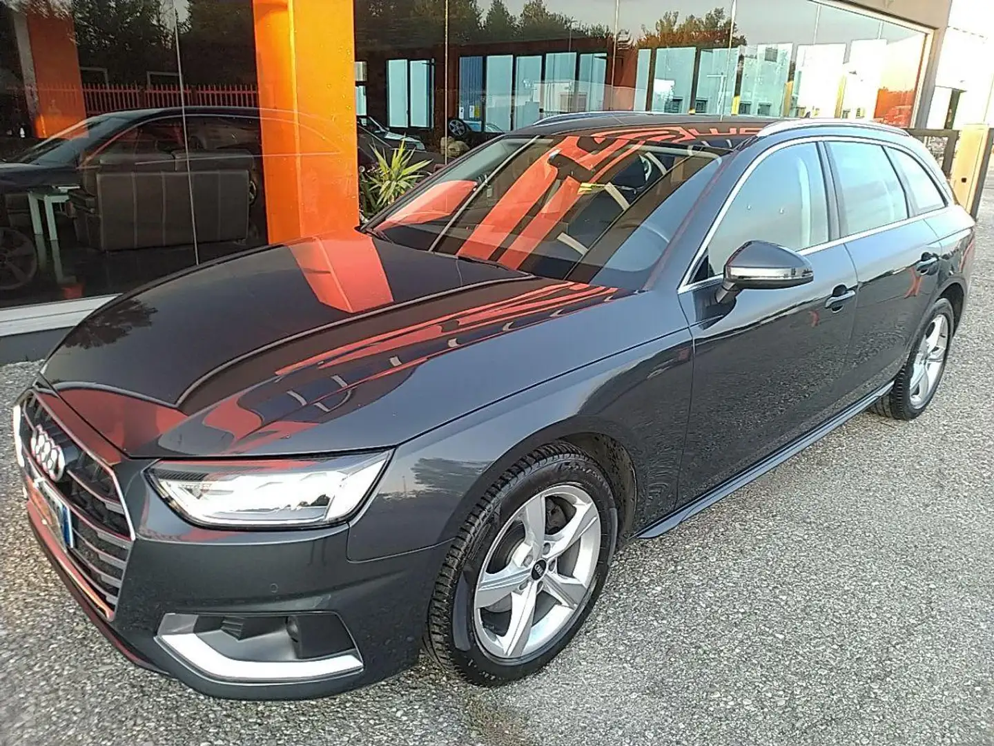 Audi A4 35 TDI/163CV S tr. Business Adv Gris - 1
