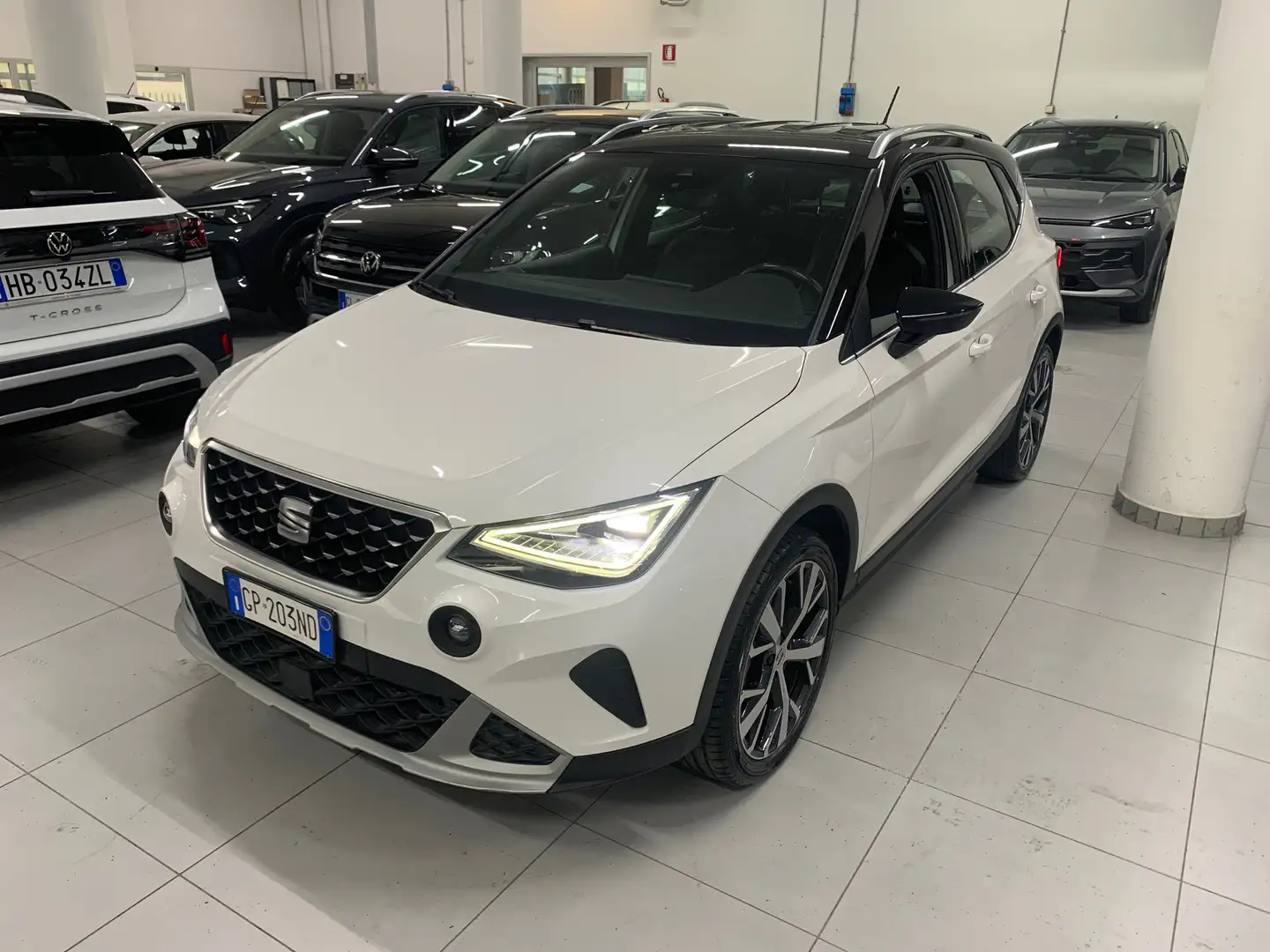 SEAT Arona Arona 1.0 ecotsi Xperience 110cv dsg Blanc - 1