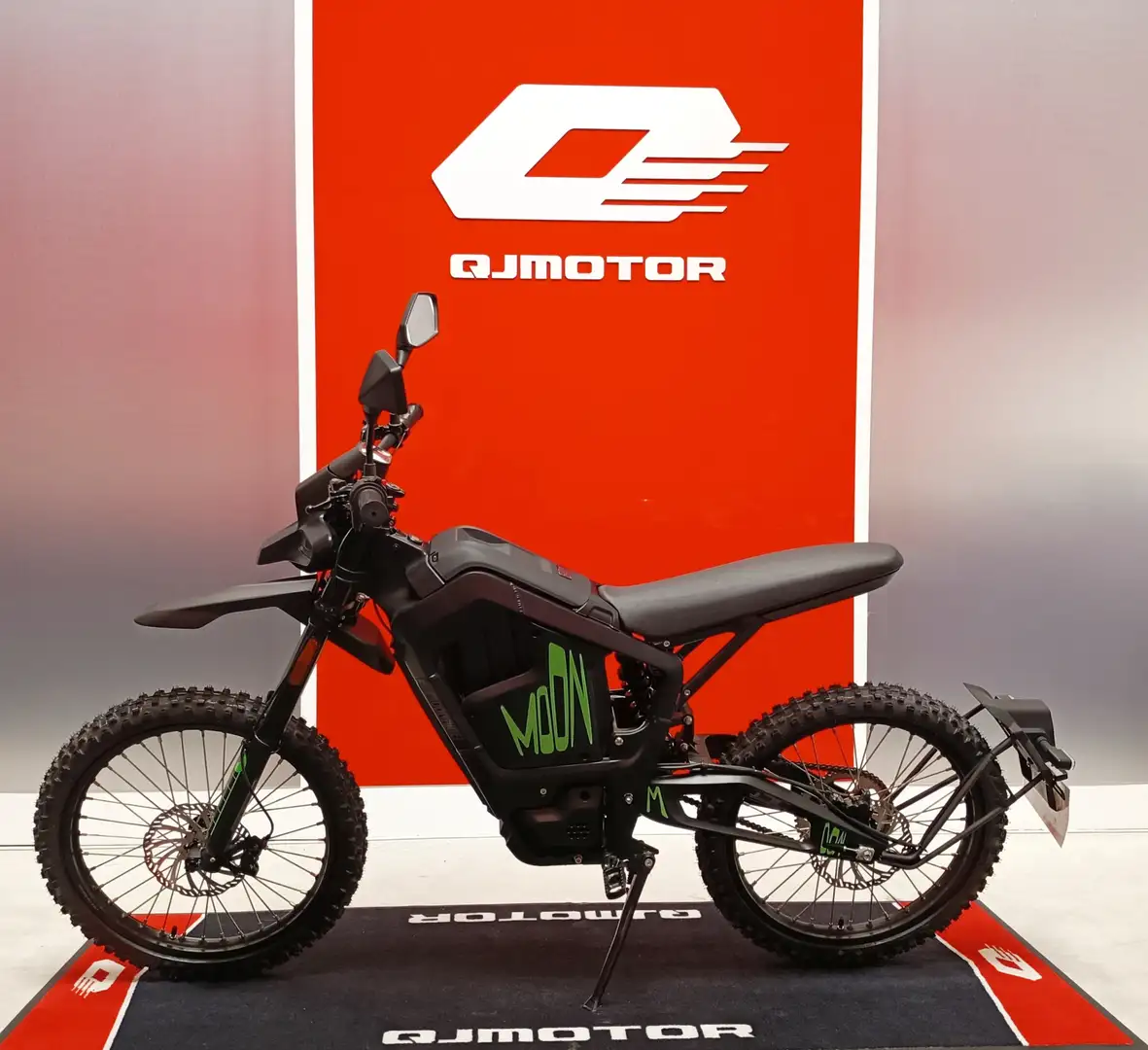 QJ Motor Schwarz - 1