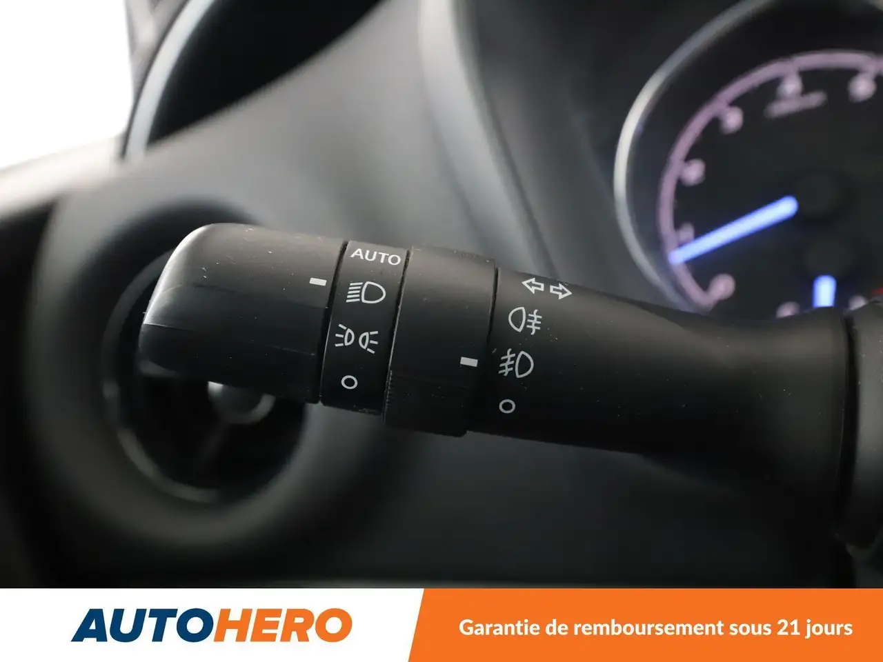 Toyota Yaris Yaris — photo 29