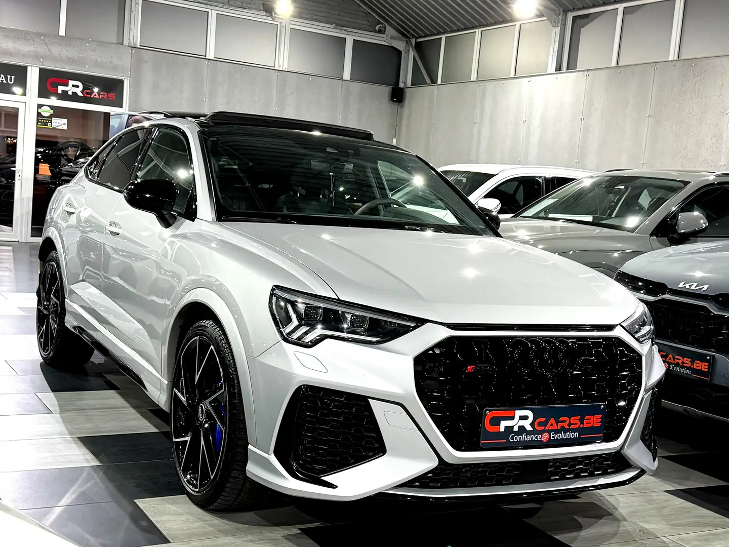 Audi RS Q3 Sportback 2.5 TFSI Quattro S tronic 1e Main Silber - 2