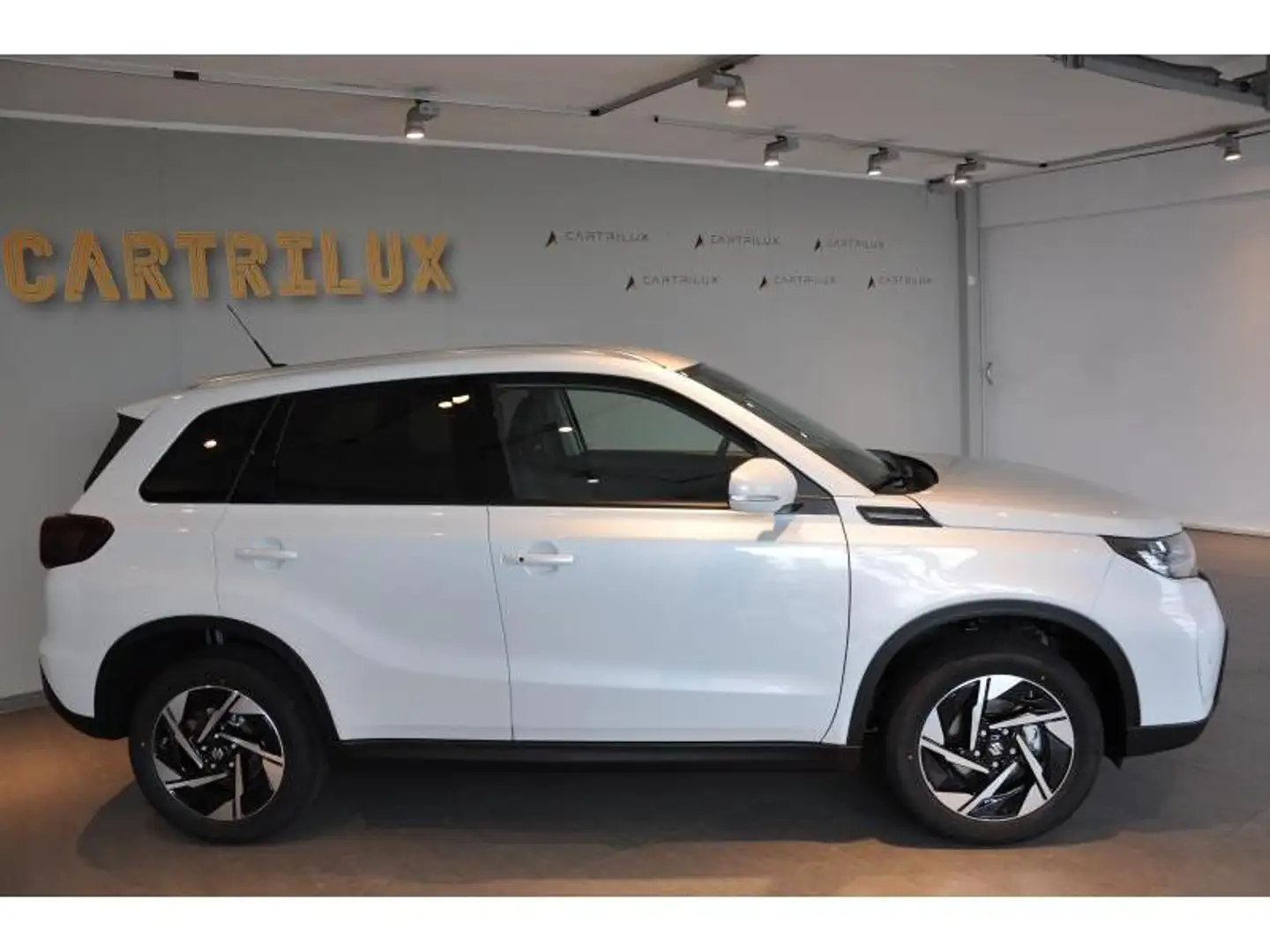 Suzuki Vitara GLX 1.4 MAN6 MILD HYBRID Blanc - 2
