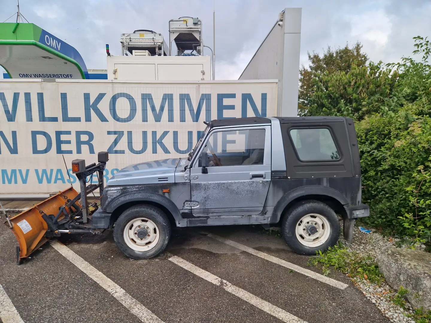 Suzuki Samurai Van - 2