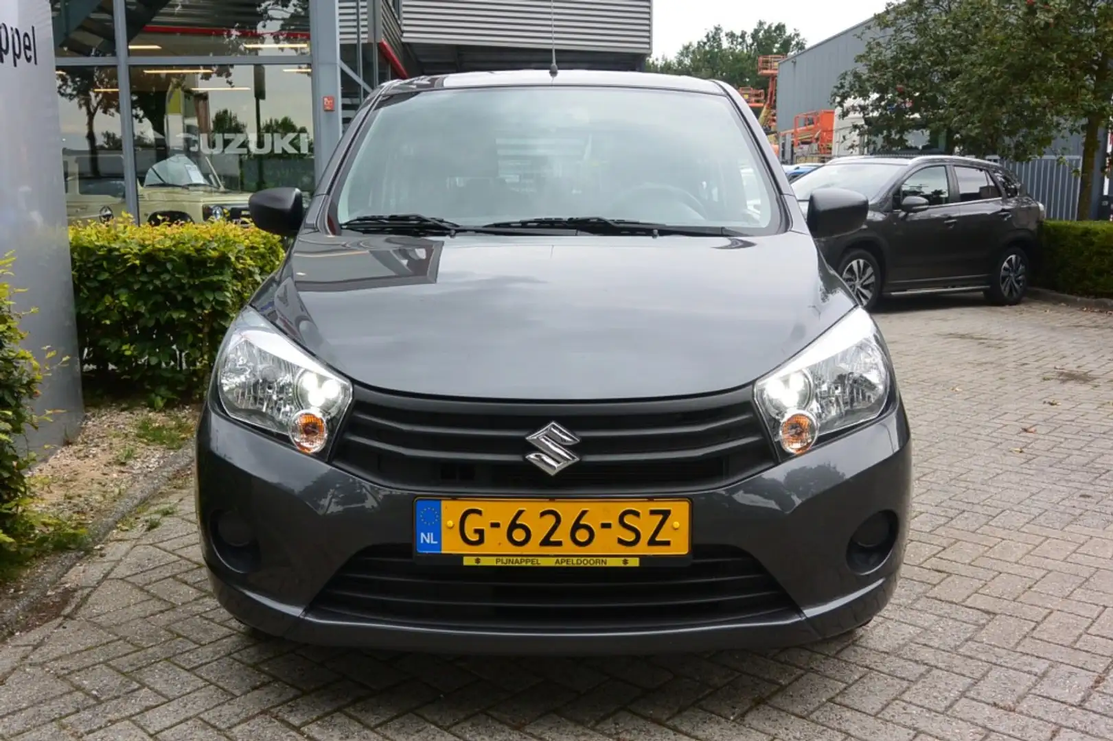 Suzuki Celerio 1.0 Comfort 5-deurs Airco / l.m.velgen / Navigatie Grau - 2