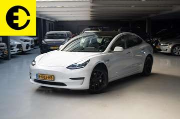 Standard RWD Plus 60 kWh | Autopilot | Stoelverwar