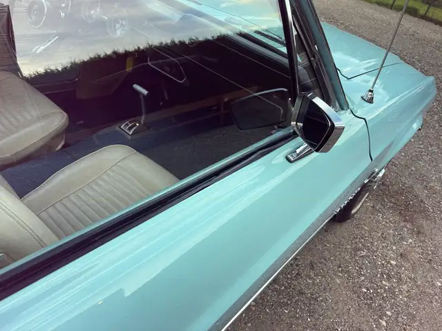 Ford Mustang view 7