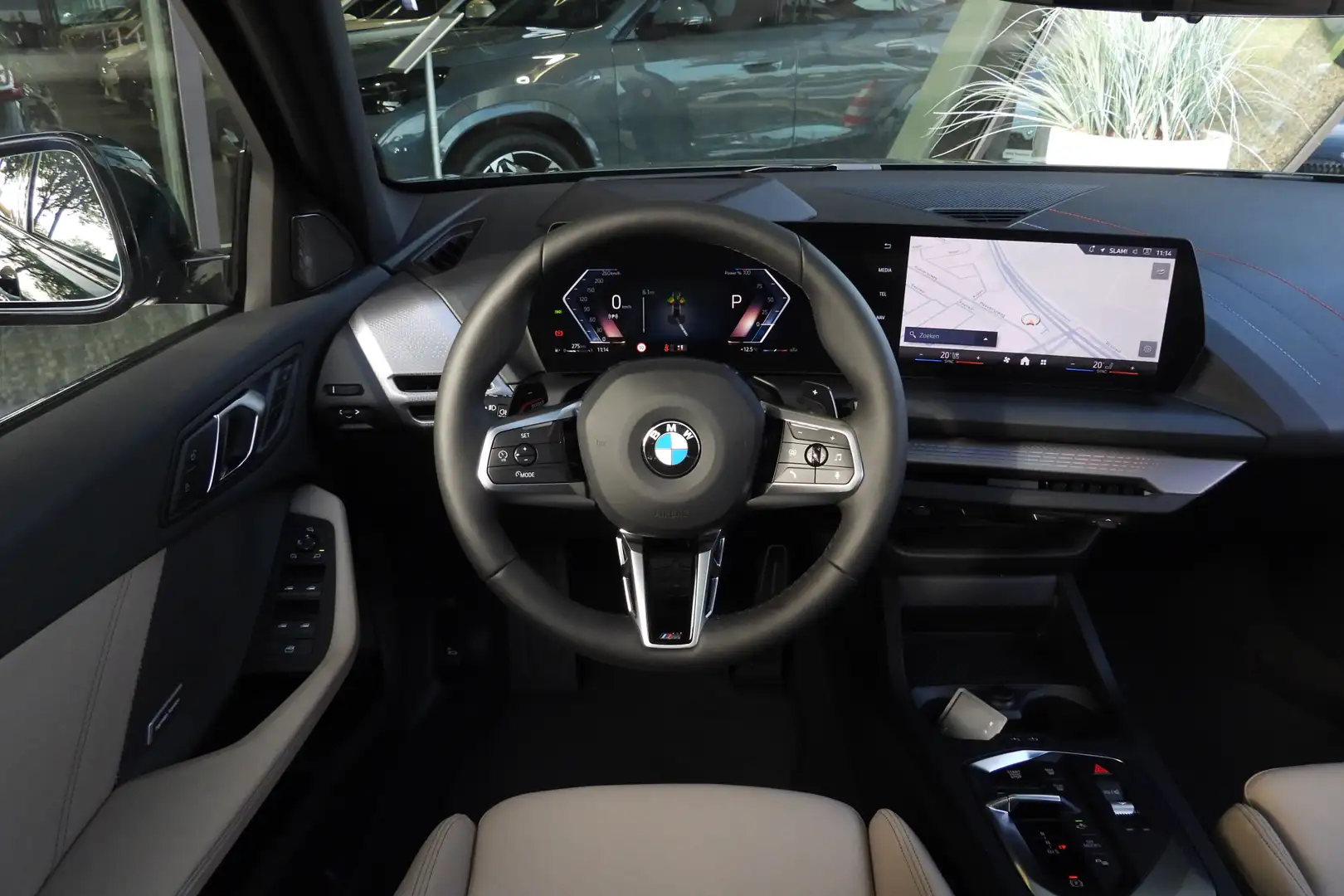 BMW 120 1 Serie M Sport Automaat / Panoramadak / Sportstoe Groen - 2