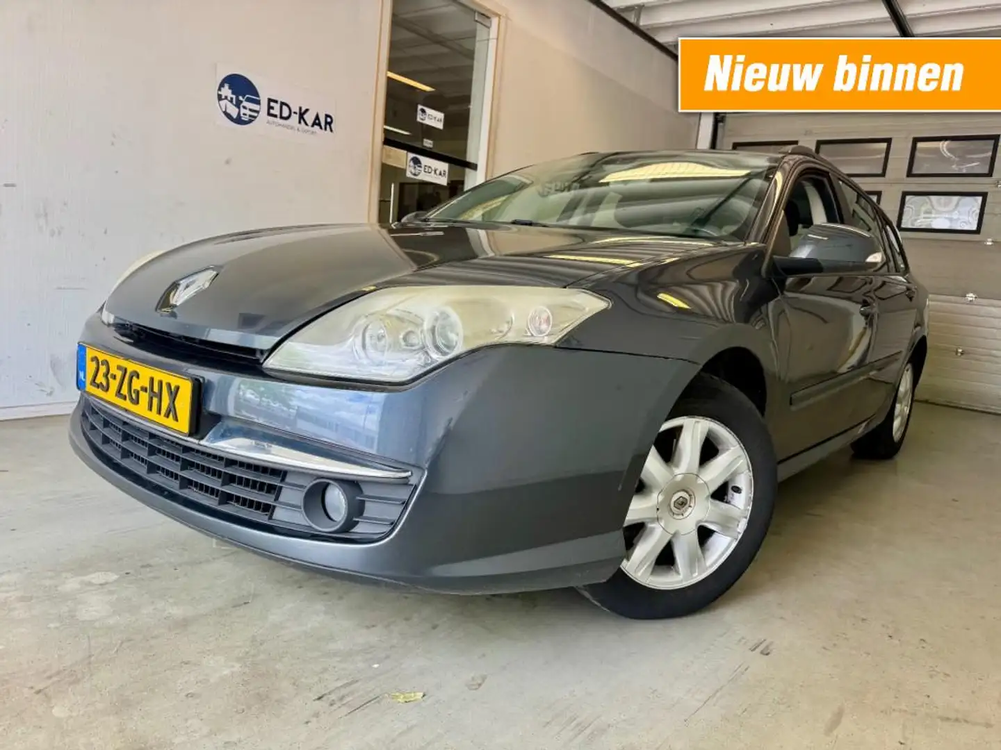 Renault Laguna 2.0 16V Expression CLIMA TREKHAAK NAP APK 11-2025 Gris - 1