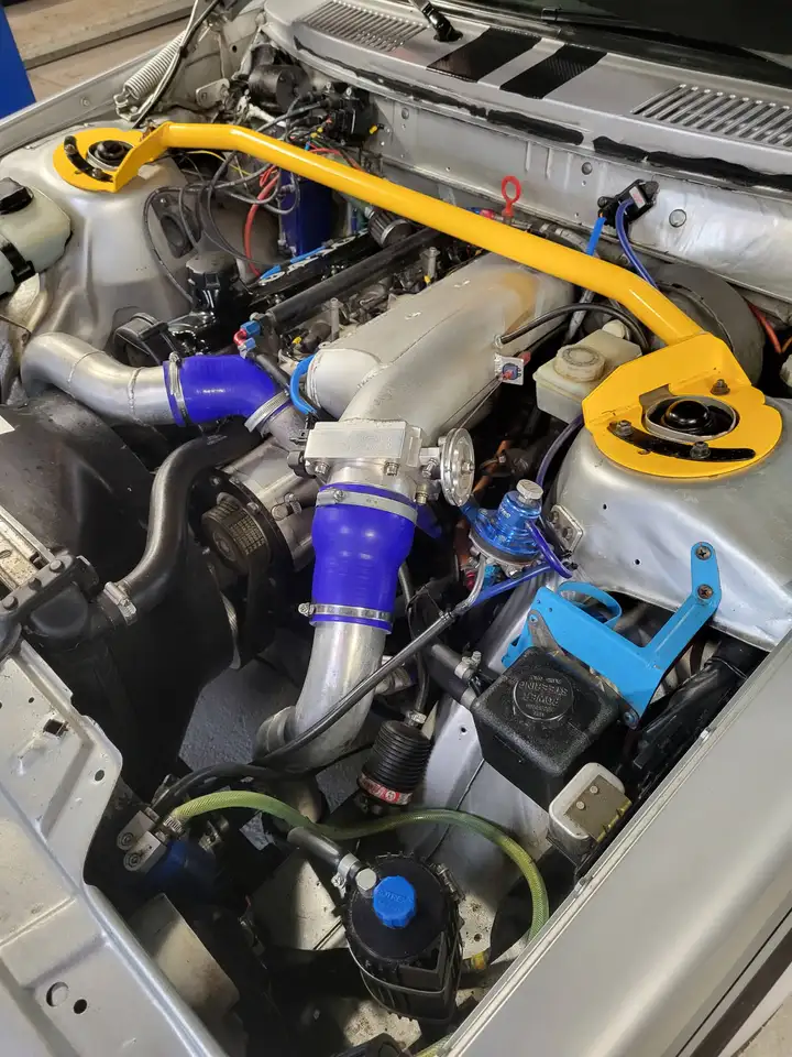 Volvo 240 Zilver, foto 1