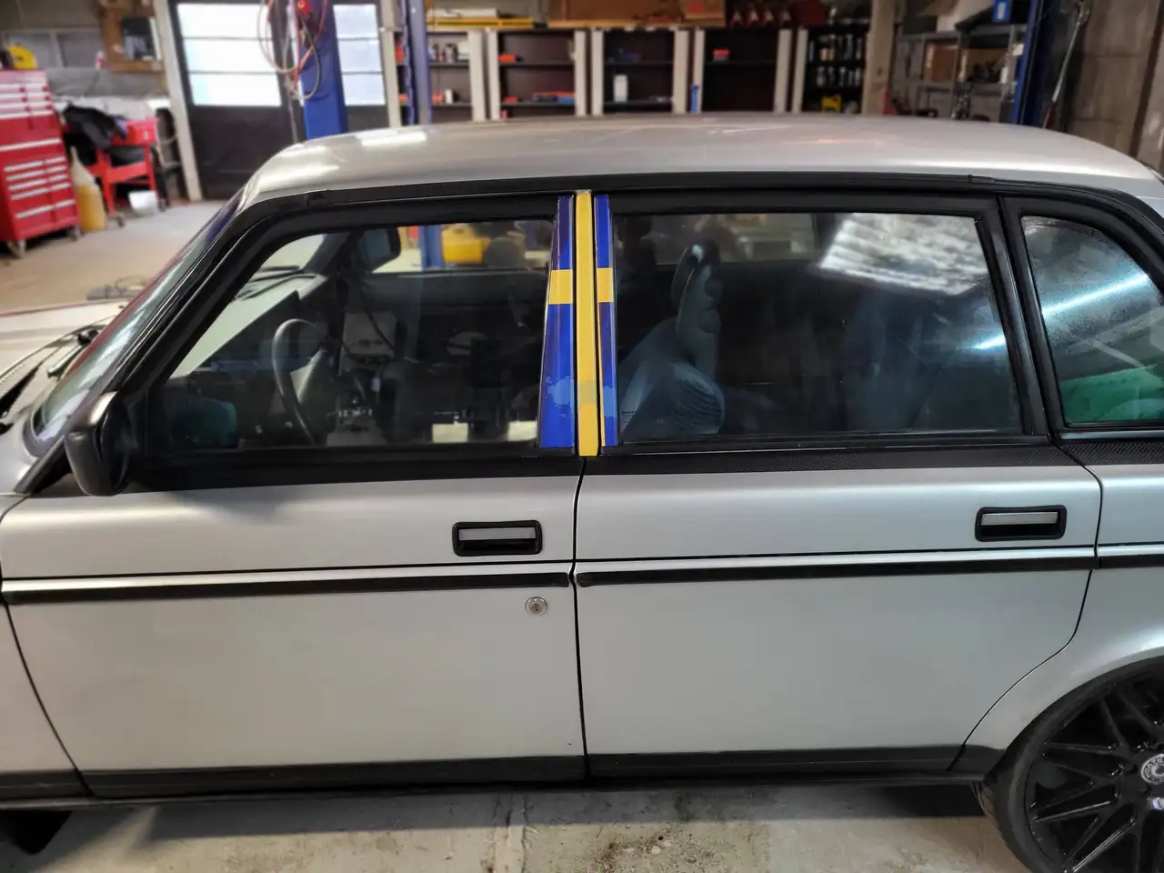 Volvo 240 Zilver, foto 2