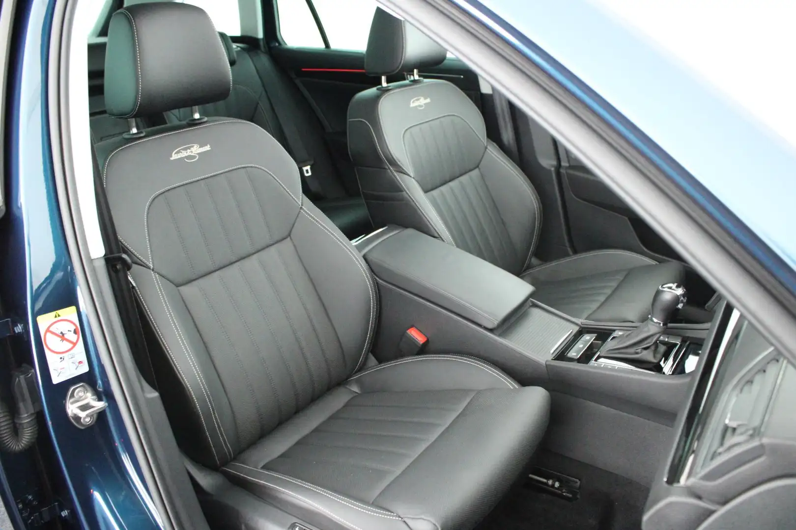Skoda Superb Combi 1.4 TSI iV 218pk Laurin & Klement Leder Came Blauw - 2