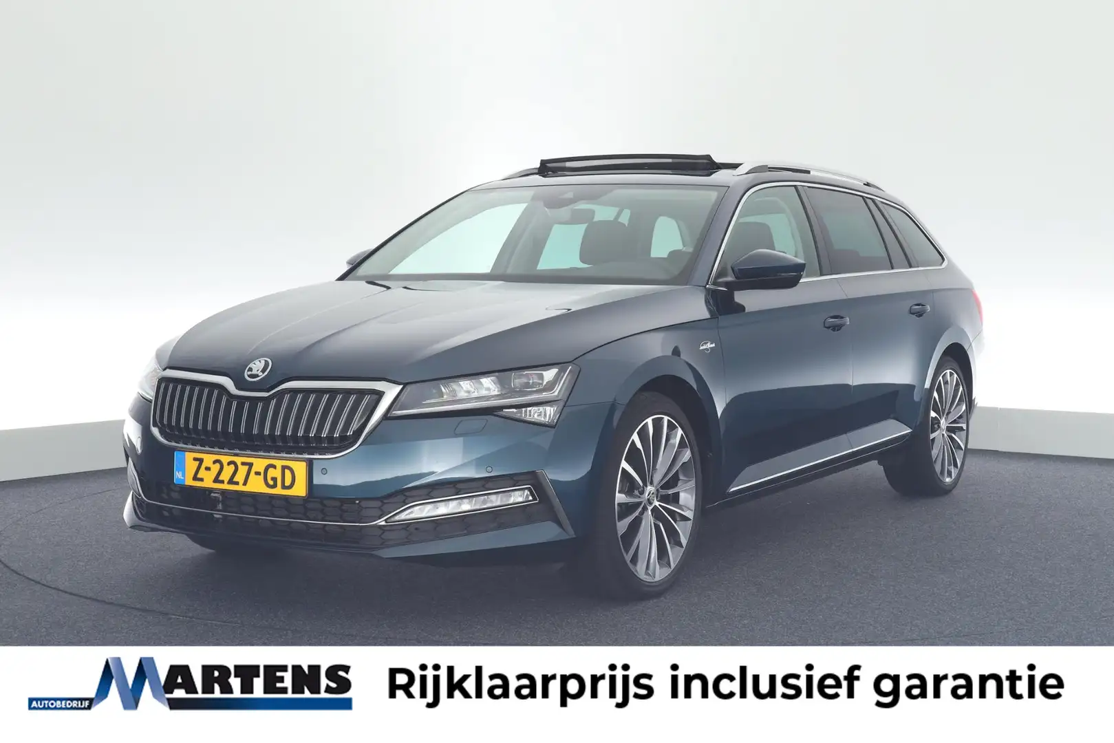 Skoda Superb Combi 1.4 TSI iV 218pk Laurin & Klement Leder Came Blauw - 1