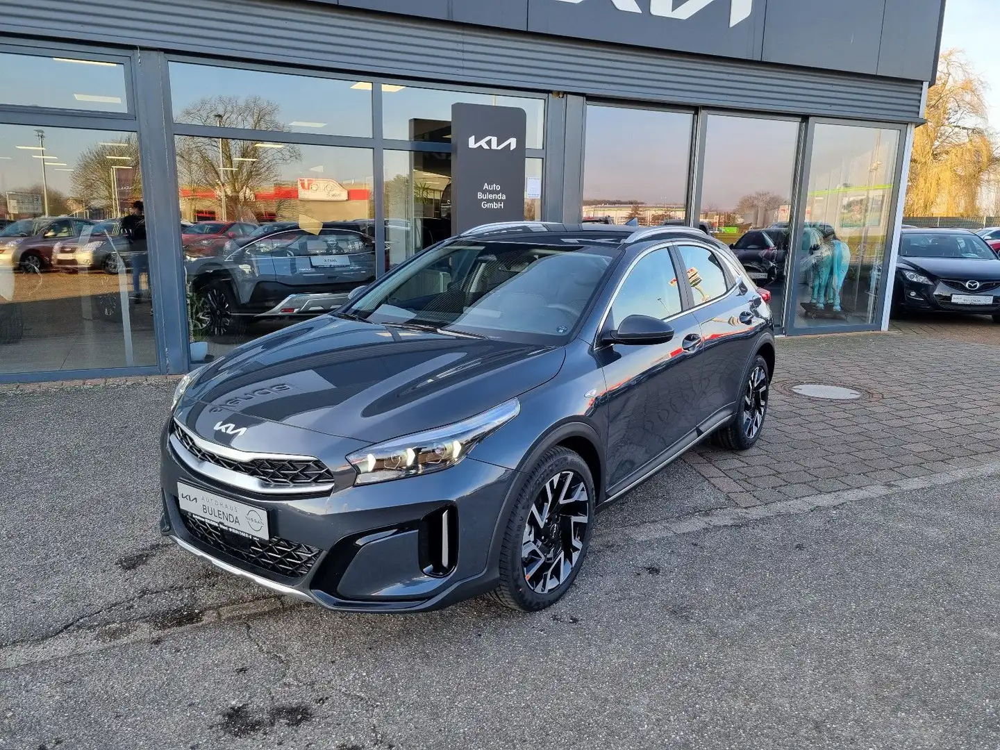 Kia XCeed 1.5 T-GDI 140 PS DCT Vision Grau - 2