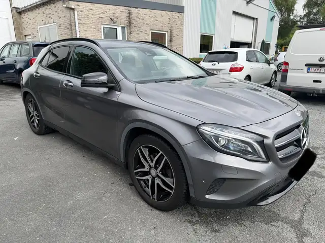 Mercedes-Benz GLA 180 GLA 180
