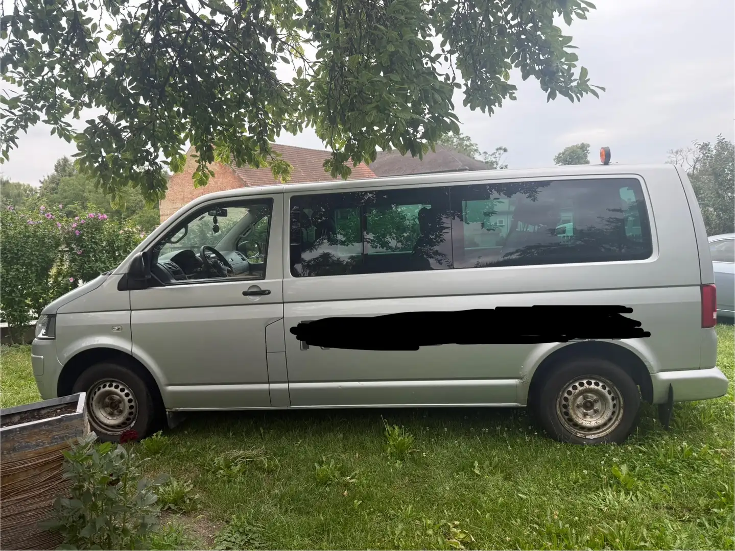 Volkswagen T5 Caravelle Caravelle LR Comfortline 2,0 TDI D-PF Comfortline Серебристый - 2