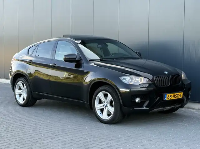 BMW X6 view 10