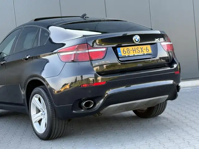 BMW X6 view 13