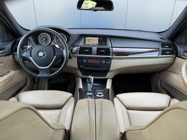 BMW X6 view 15