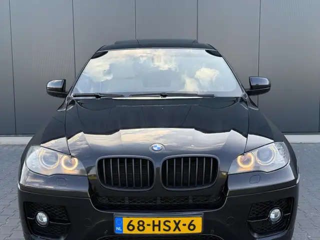BMW X6 view 14