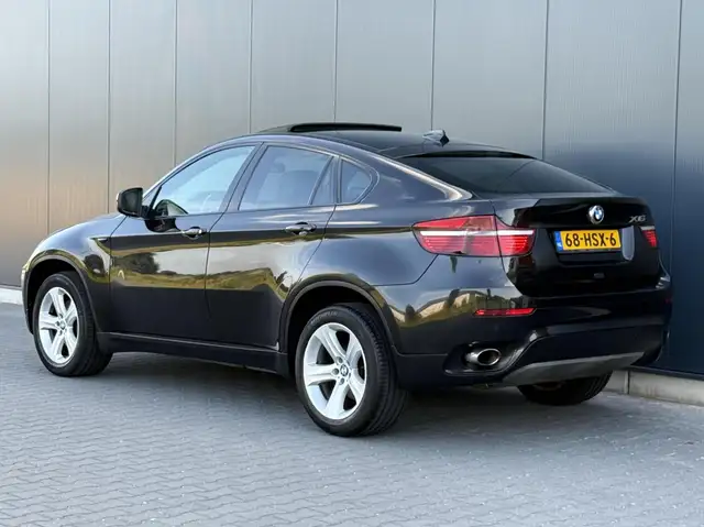 BMW X6 view 11