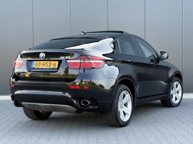 BMW X6 view 4