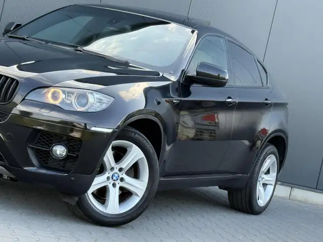 BMW X6 view 6