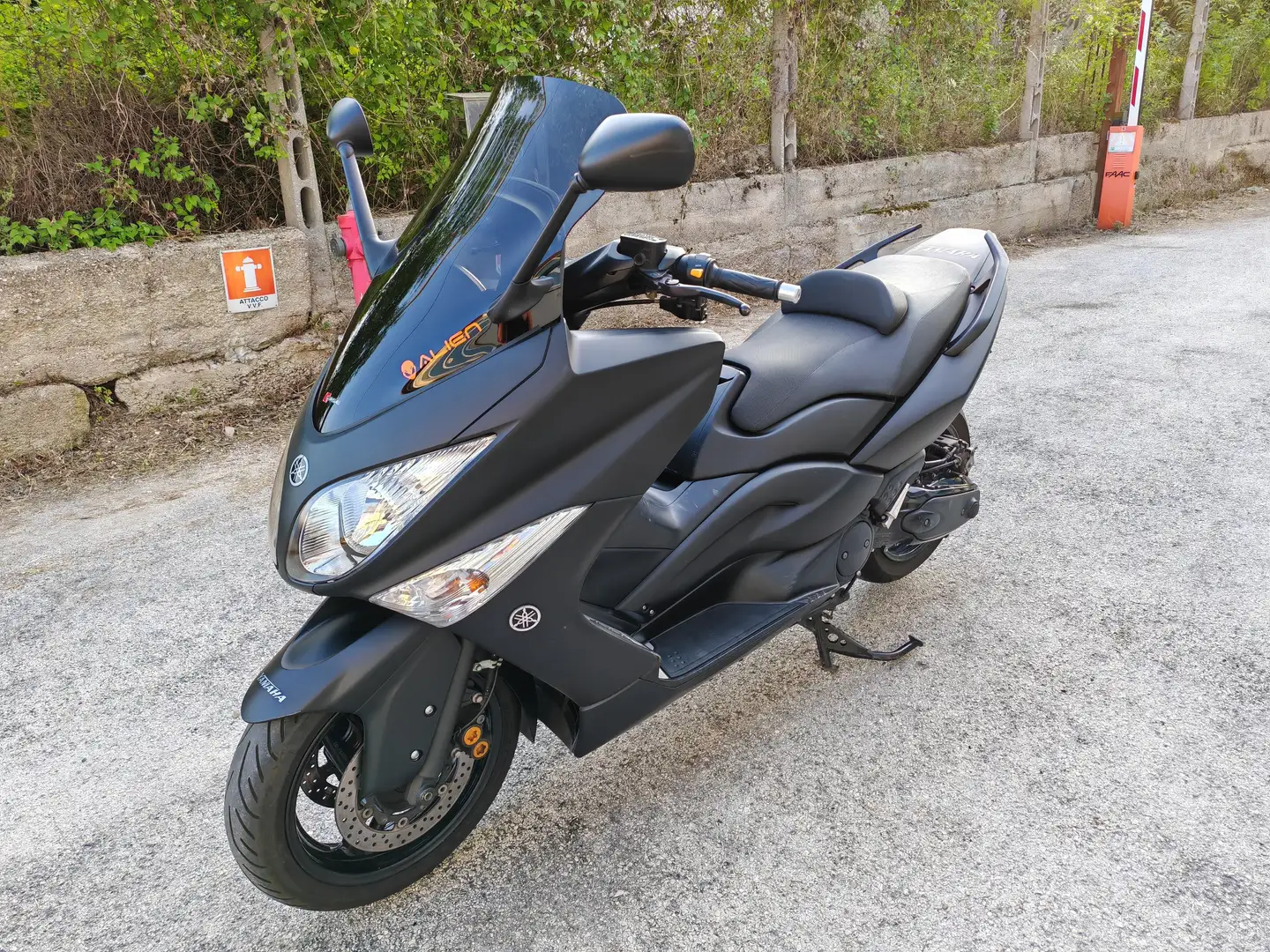 Yamaha TMAX 500 Negro - 1