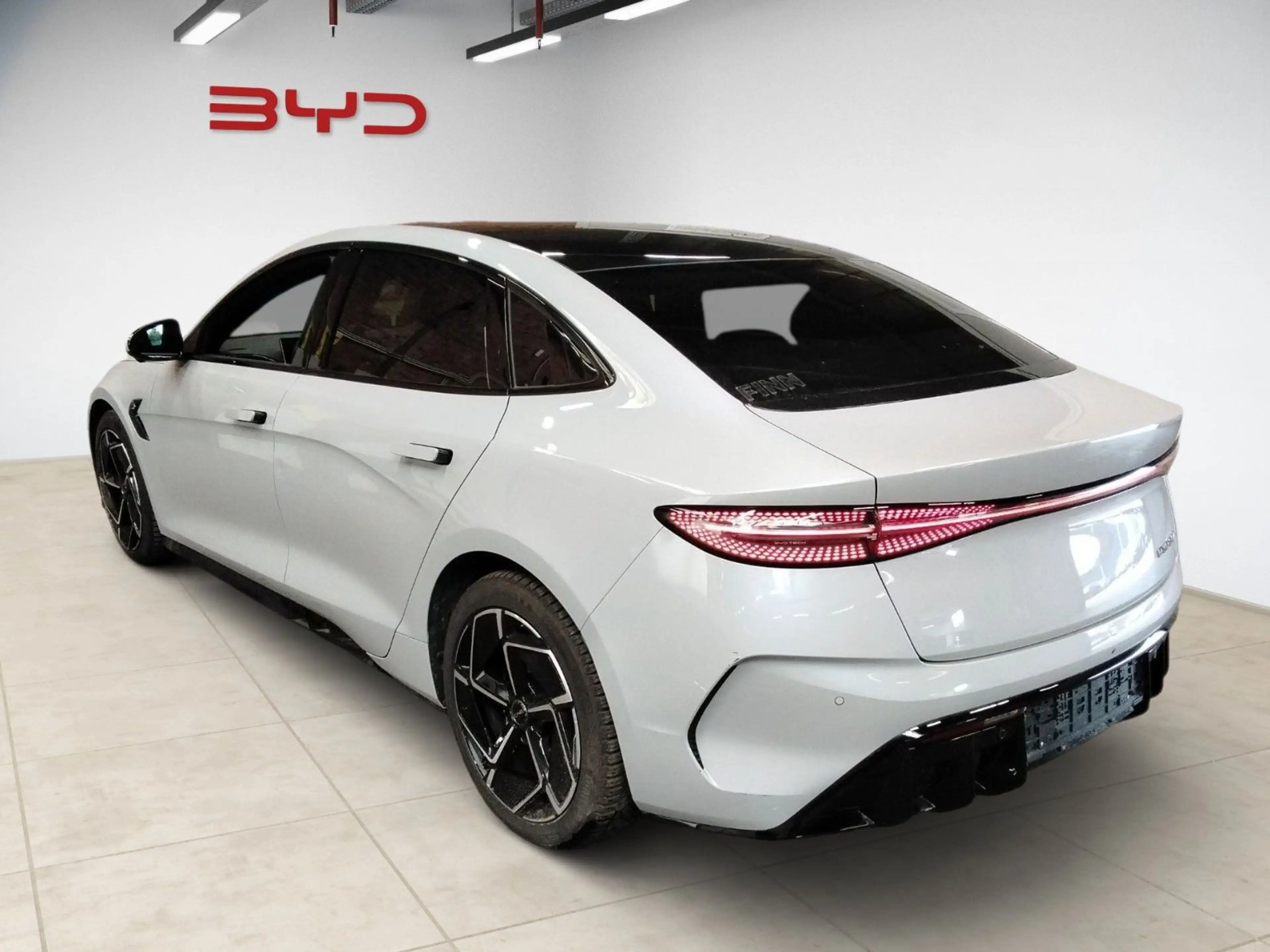 BYD Seal RWD DESIGN 82,5 KWH NAVI/LED/360°/SPORT/DAB — photo 3