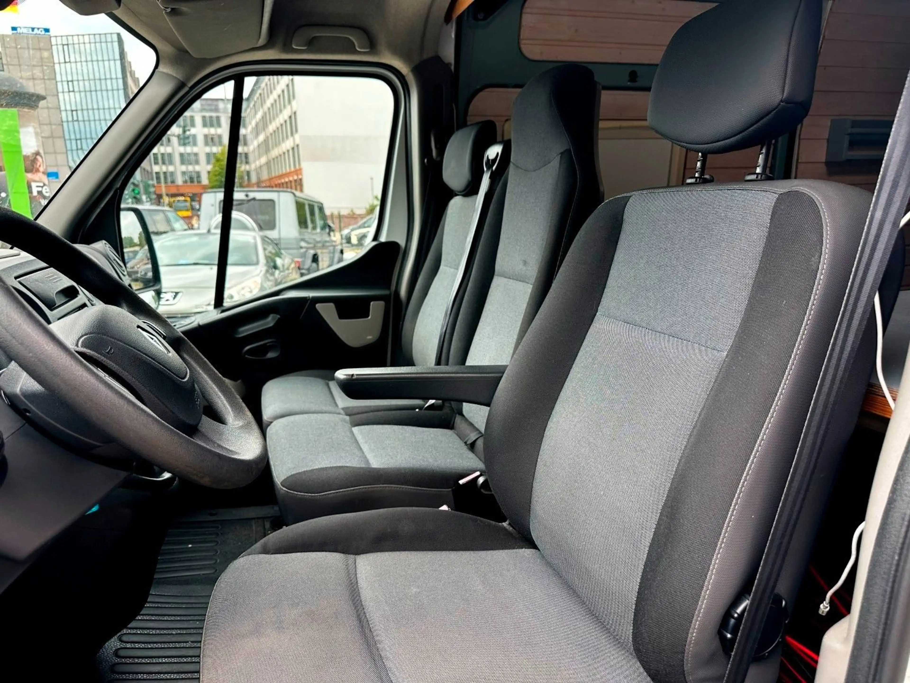 Renault Master 2,3 dCi 125 + Caravan + Klima — photo 4