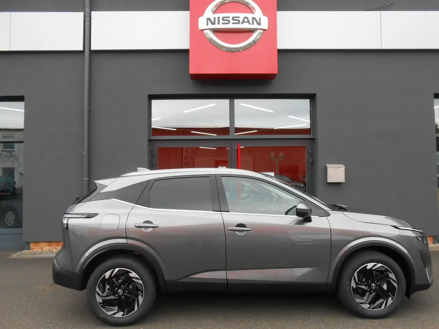Nissan Qashqai N-Connecta*Panodach*Navi*Winterpaket Gris - 2